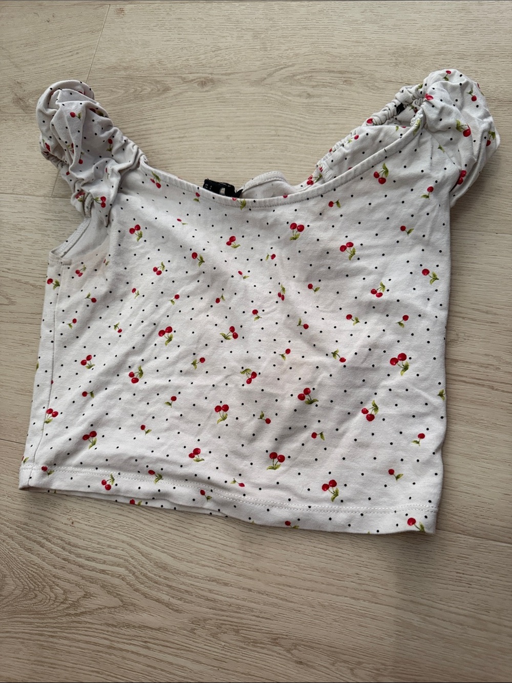 Forever 21 White Cherry Print Puff Sleeve Crop Top